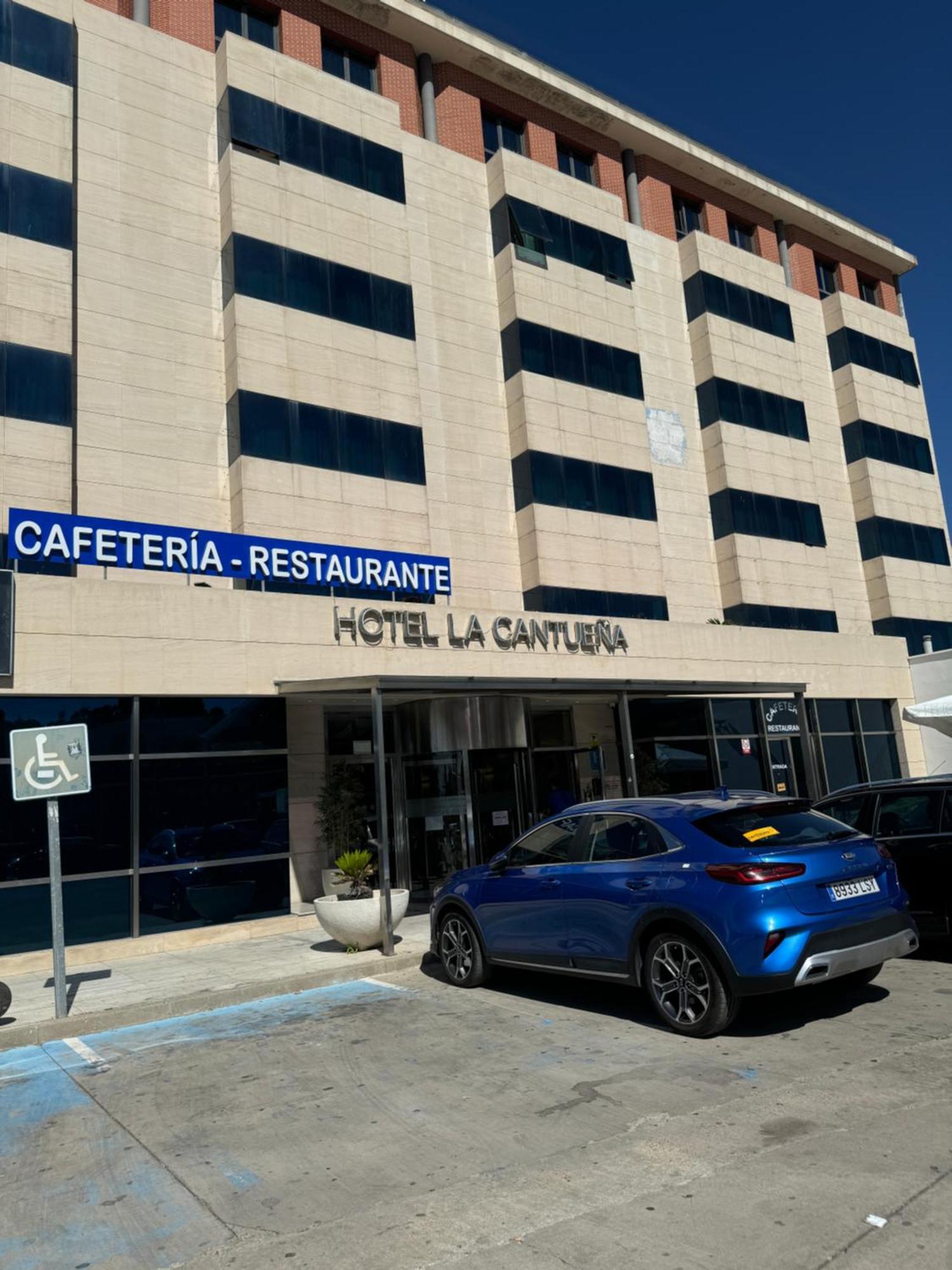 La Cantuena Hotel Parla Buitenkant foto